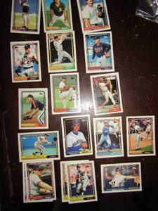 lot 21 image: � TOPPS 1992- Various Players and Teams. Cards 417-499. Not consecutive. 18 cards total. Good condition, slight discoloring and staining.