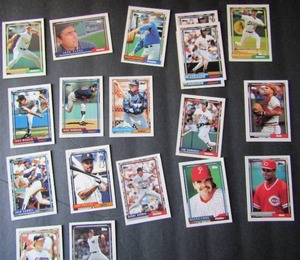 lot 26 image: TOPPS 1992- Various Players and Teams. Cards 202-373. Not consecutive. 19 cards total. Good condition, slight discoloring and staining.