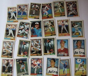 lot 27 image: TOPPS 1992- Various Players and Teams. Cards 413-594. Not consecutive. 29 cards total. Good condition, slight discoloring and staining.
