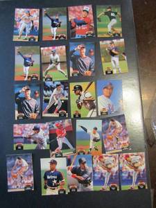 lot 33 image: TOPPS 1992 �Stadium Club�- Various Players and Teams. Cards 351-392. Not consecutive. 21 cards total. Perfect condition.