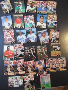 lot 32 image: TOPPS 1992 �Stadium Club�- Various Players and Teams. Cards 300-346. Not consecutive. 29 cards total. Perfect condition.