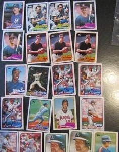 lot 45 image: � TOPPS 1989- Various Players and Teams. Cards 26-49. Not consecutive. 21 cards total. Good condition, edges slightly worn.