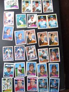 lot 46 image: TOPPS 1989- Various Players and Teams. Cards 51-75. Not consecutive. 29 cards total. Good condition, edges slightly worn.