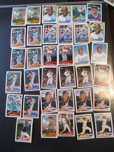 lot 63 image: � TOPPS 1989- Various Players and Teams. Cards 501-523. Not consecutive. 35 cards total. Good condition, edges slightly worn.