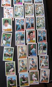 lot 67 image: � TOPPS 1989- Various Players and Teams. Cards 601-625. Not consecutive. 28 cards total. Good condition, edges slightly worn.