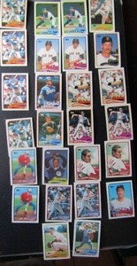 lot 71 image: � TOPPS 1989- Various Players and Teams. Cards 701-725. Not consecutive. 25 cards total. Good condition, edges slightly worn.