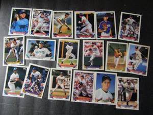 lot 99 image: TOPPS 1993- Various players and teams. Cards 468-795. Not consecutive. 18 Cards total. Good condition, slight staining on a few.