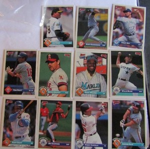 lot 200 image: � DONRUSS 1993- various players and teams. Cards 710-771. Not consecutive. 11 cards total. Great condition, slight edge ware.