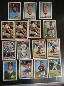 lot 287 image: � TOPPS �40 YEARS OF BASEBALL�- Various teams and players. Cards 465-476. Not consecutive. 15 cards total. Good conditions, slight fade.