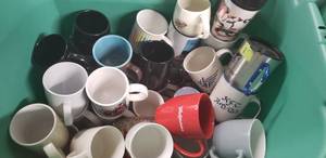 lot 137 image: Large amount of Coffee mugs including Boy Scout clip on travel mug