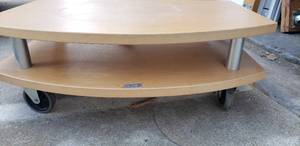 lot 109 image: Rolling TV Cart
