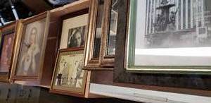lot 47 image: Assorted Frames and Mirrors (From 18x20 to 12x16 Approx.)