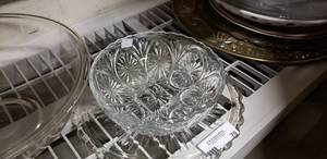 lot 70 image: Platters and Bowls Includes Crystal and Pyrex