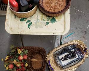 lot 81 image: Baskets and Glasses Lot