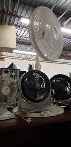 lot 178 image: Assorted Fans, 4 Total