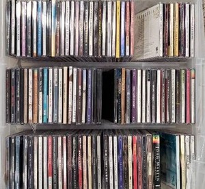 lot 185 image: Large amount of CDs