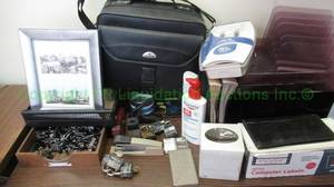 lot 172 image: Assorted office supplies as shown