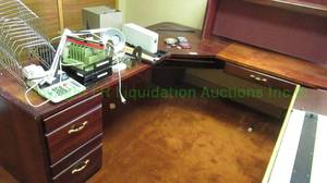 lot 122 image: Fixtur maple wood L-station desk
