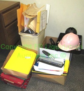 lot 15 image: Assorted office supplies as shown