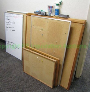 lot 19 image: Assorted cork bulletin boards and dry erase boards plus