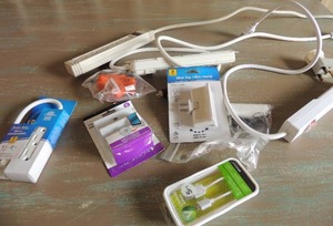 lot 40 image: Chargers, electric cords extension cords all like new