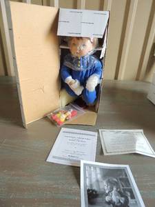 lot 44 image: Ashton Drake McMemories You Deserve A Break Today Porcelain Doll W Ronald McDonald  First issue of McDonald COA  #2968FF