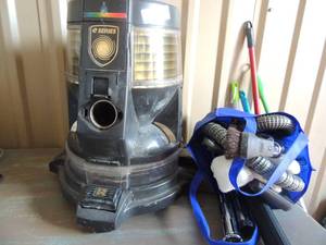 lot 48 image: Black rainbow E series vacume cleaner