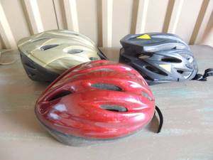 lot 49 image: 3 bike helmets, A red top gear, a black top gear, gray plastic smart fit