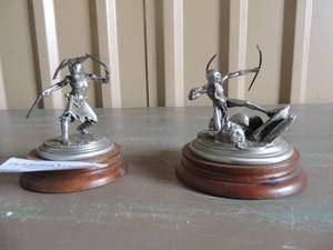 lot 55 image: Fighting Indian 1981 Pollard  X 2