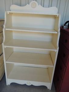 lot 3 image: Stanley 5 tier book shelf open front cream color very nice 57x32x16