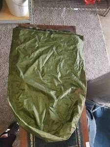 lot 11 image: MILITARY WETDRY SACKS