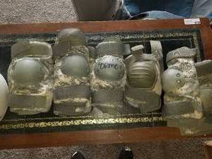 lot 12 image: MILITARY ELBOW PADS