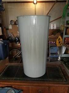 lot 13 image: TRASH CAN
