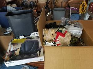 lot 14 image: MIXED BOX OF HOUSEHOLD ITEMS
