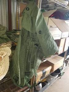 lot 16 image: MILITARY DUFFLE BAGS