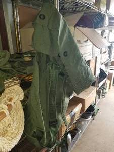 lot 18 image: MILITARY DUFFLE BAGS