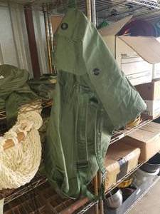 lot 19 image: MILITARY DUFFLE BAGS