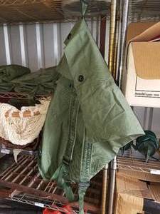 lot 46 image: MILITARY DUFFLE BAGS