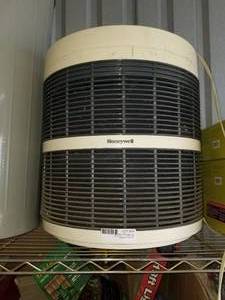 lot 24 image: HONEYWELL ROOM AIR PURIFIER