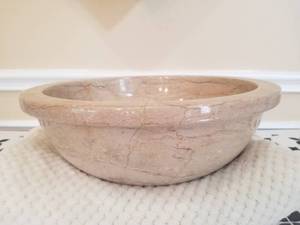 lot 31 image: BATHROOM SINK