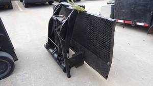 lot 38 image: Waltco Model 221 1,600 LB Hydraulic Lift Gate
