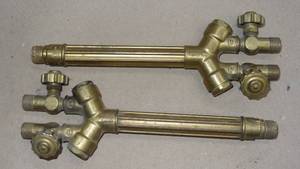 lot 9 image: Lot of 2 Victor Model 100FC Cutting Torch Handles