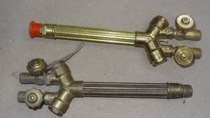 lot 11 image: Lot of 2 Victor Cutting Torch Handles, Models 100FC & WH270FC-V
