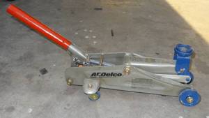 lot 72 image: AC Delco Rolling Jack