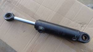 lot 101 image: Ognibene Re Italy Hydraulic Piston Cylinder, Model OM352428