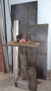 lot 86 image: Lot of Scrap Metal and Metal Stand