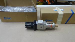 lot 149 image: Lot of 2 SMC AWG20-N01BG1-CZ Filter Regulators w Gauge