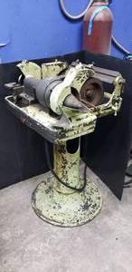 lot 35 image: Vintage Oliver Multi-Wheel Grinder