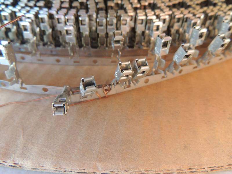 lot 158 image: WIRE CONNECTORS female terminals - qty 3 spools of ...