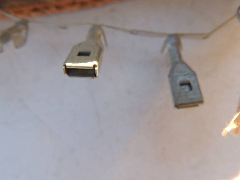 lot 156 image: 4000 female terminals - part# 600-1...
